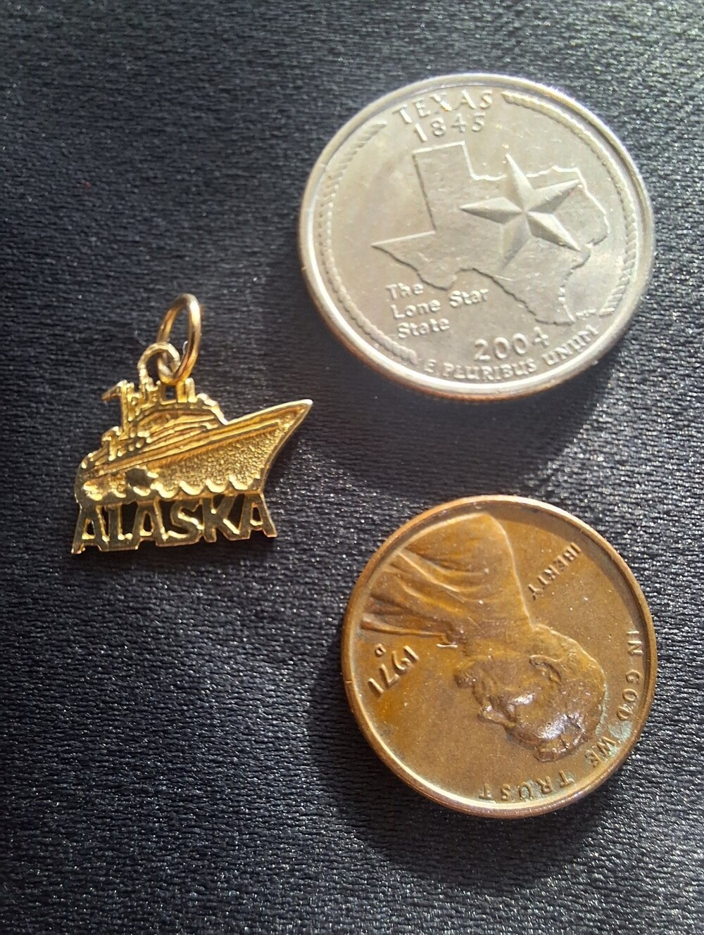 14K DZ Gold Alaska Cruise Ship Charm Pendant Estate Fine Jewelry 70s-80s - Picture 3 of 7